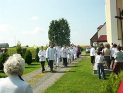 pomnik06_04